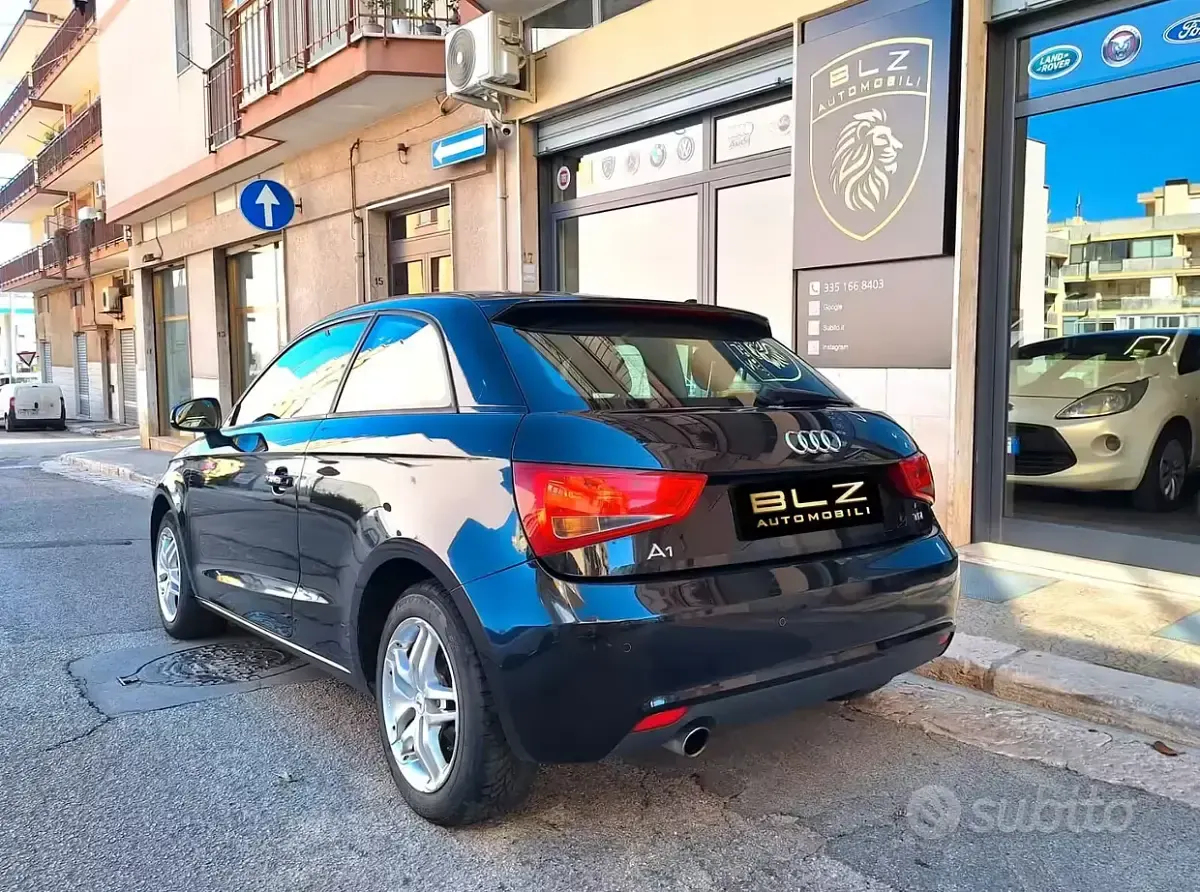 Usado Audi A1 Ambition 90 CV (66 kW) 2012 Negro Utilitario