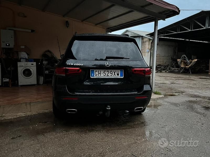Usata Mercedes GLB200 150 CV (110 kW) 2022 Nero SUV
