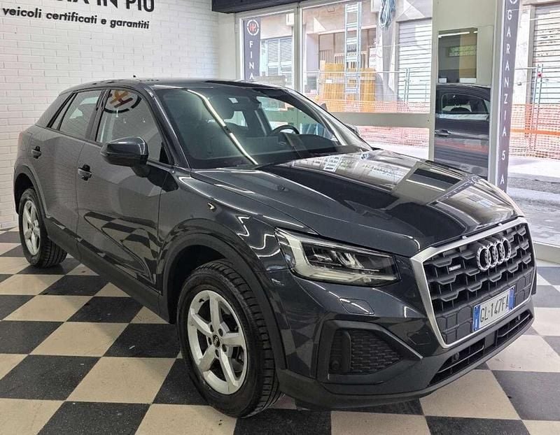 Begagnad Audi Q2 Premium 150 HK (110 kW) 2022 Grå SUV