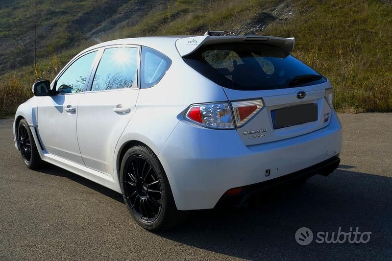 Usata Subaru WRX STI 300 CV (220 kW) 2011 Utilitaria