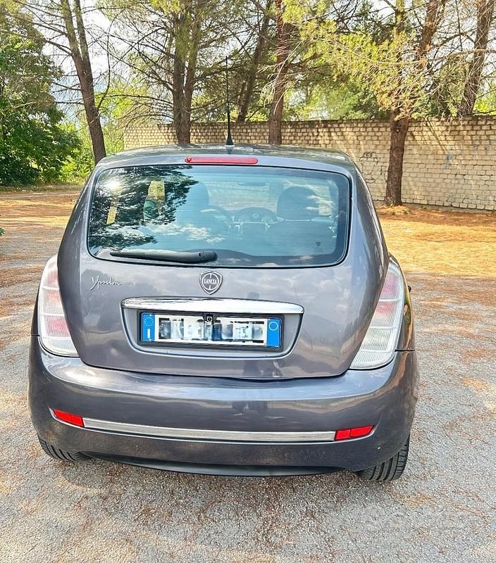 Usata Lancia Ypsilon 69 CV (50 kW) 2012 Marrone Utilitaria