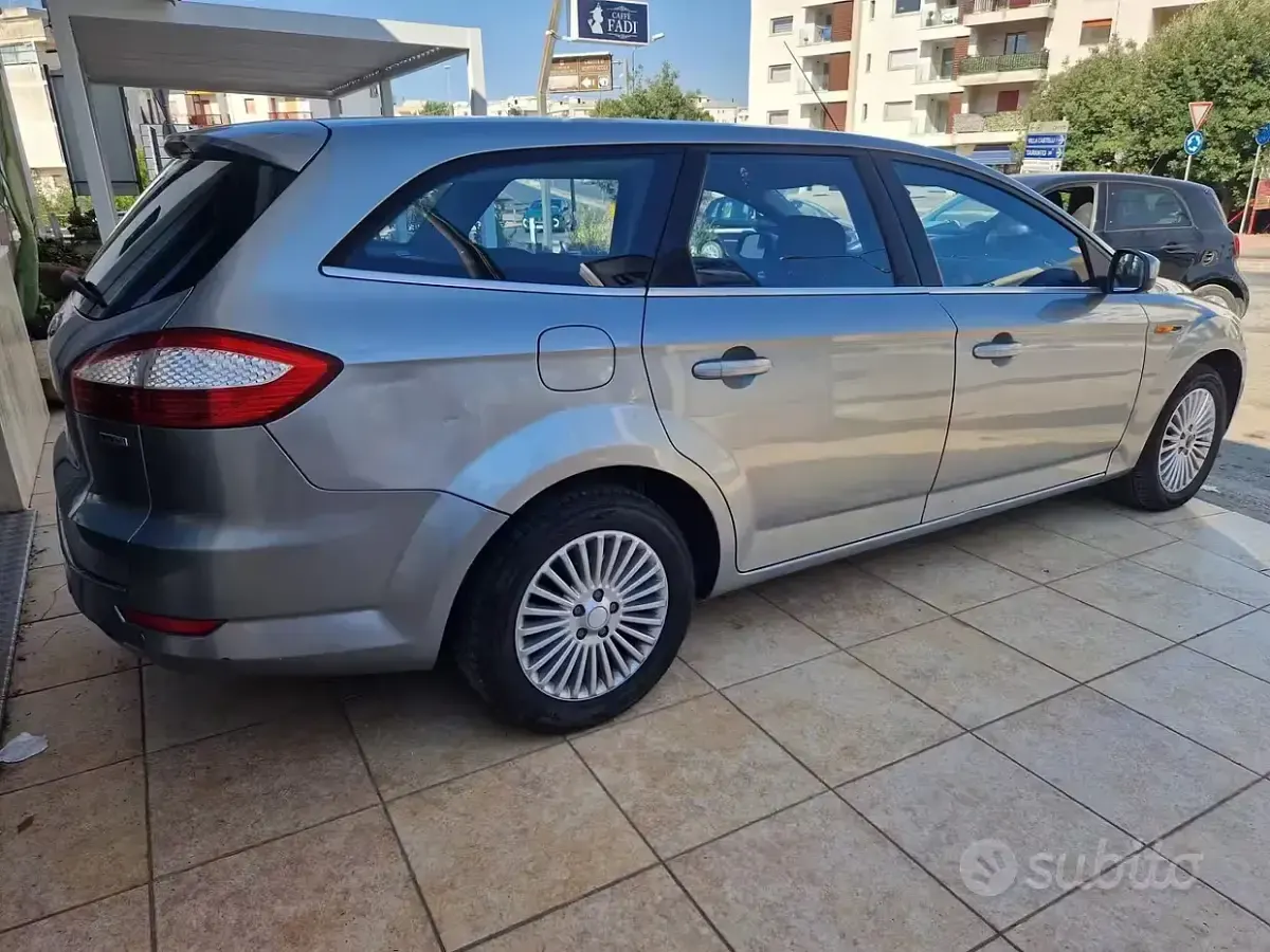 Usata Ford Mondeo Titanium 140 CV (102 kW) 2008 Grigio Station wagon