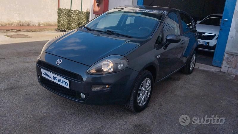 Usata Fiat Punto Lounge 69 CV (50 kW) 2014 Nero Utilitaria