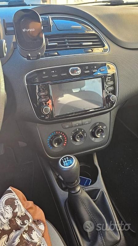 Usata Fiat Punto 78 CV (57 kW) 2012 Bianco Utilitaria