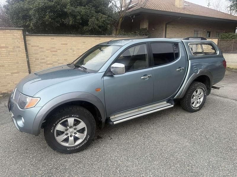 Usata Mitsubishi L200 Intense 136 CV (100 kW) 2008 Blu/azzurro Pick-up