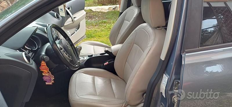 Usata Nissan Qashqai 150 CV (110 kW) 2011 Grigio SUV