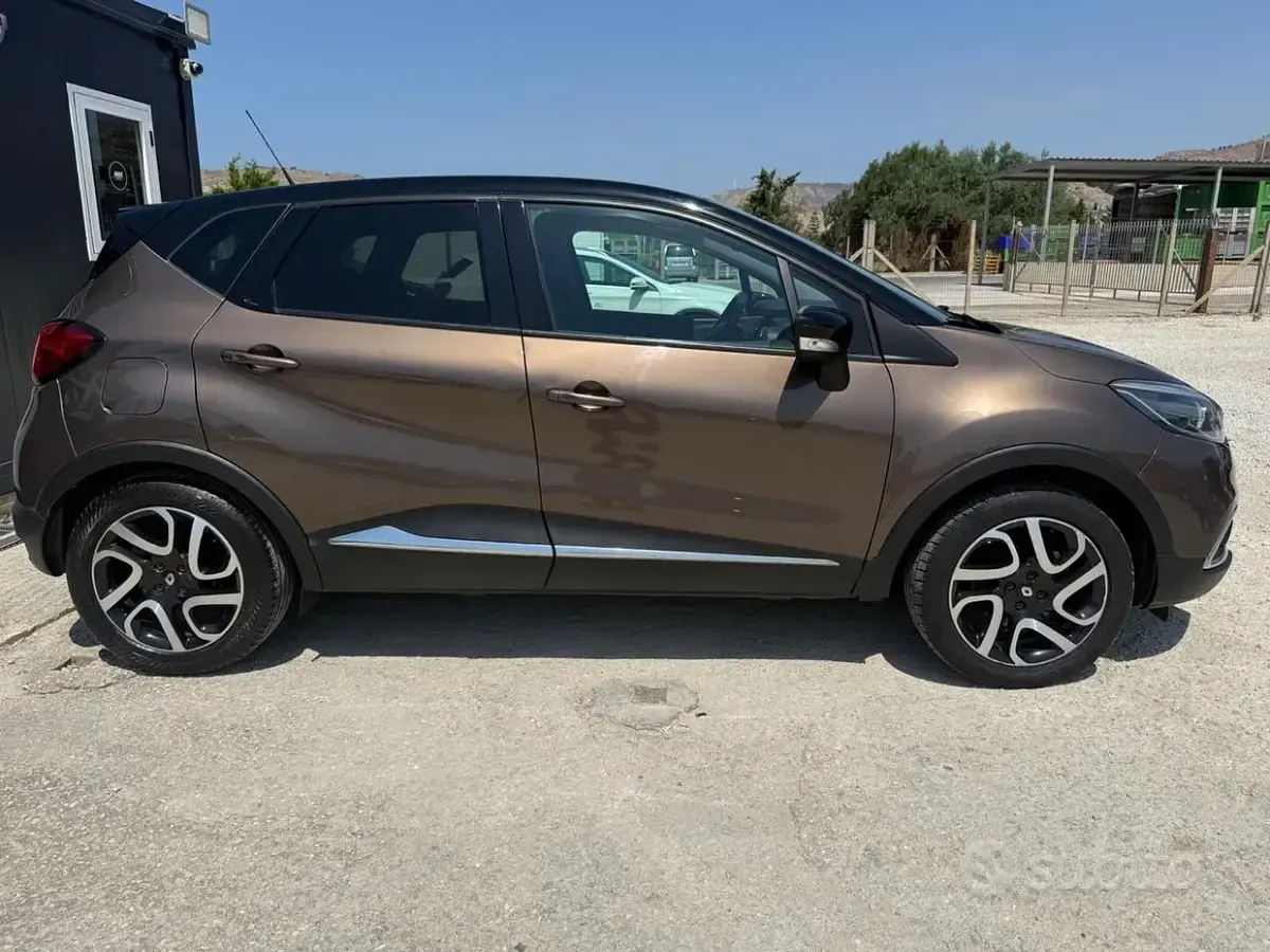 Usata Renault Captur 90 CV (66 kW) 2014 Marrone SUV