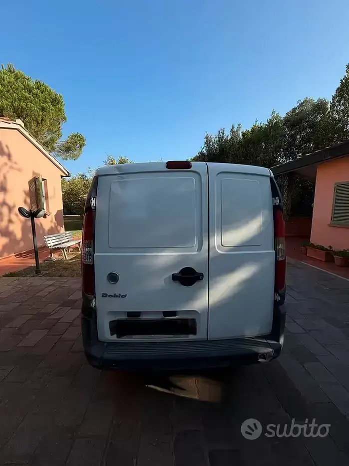 Usata Fiat Doblò 105 CV (77 kW) 2010 Bianco Monovolume