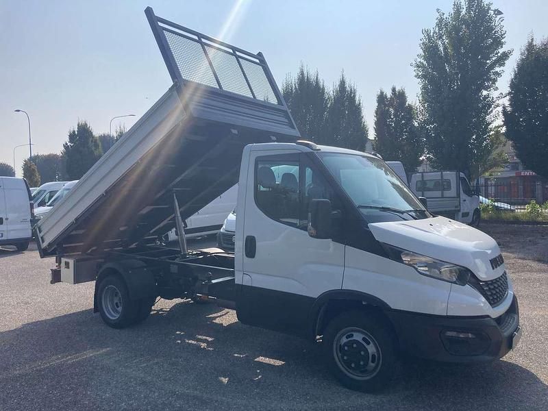 Usata Iveco Daily 179 CV (131 kW) 2020 Bianco Furgone