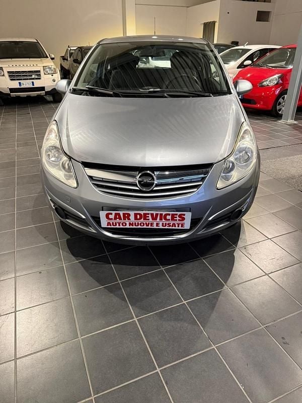 Usata Opel Corsa 60 CV (44 kW) 2008 Argento Utilitaria