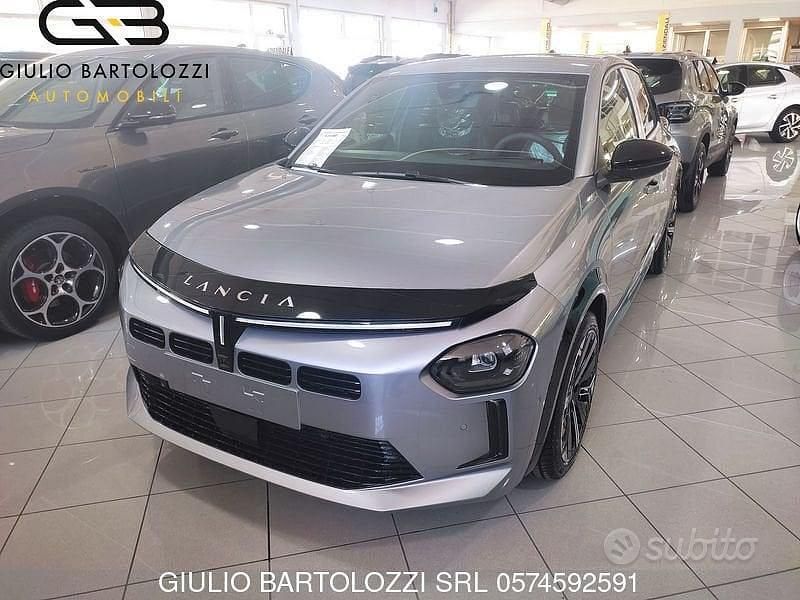 Nuova Lancia Ypsilon 100 CV (73 kW) 2025 Grigio Utilitaria