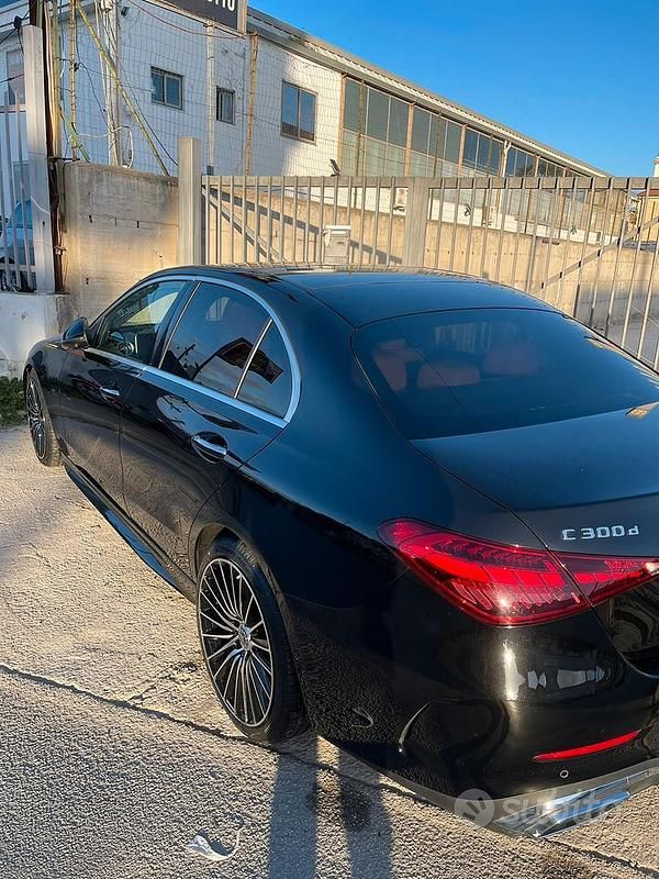 Usata Mercedes C300 Premium 265 CV (194 kW) 2022 Nero Berlina