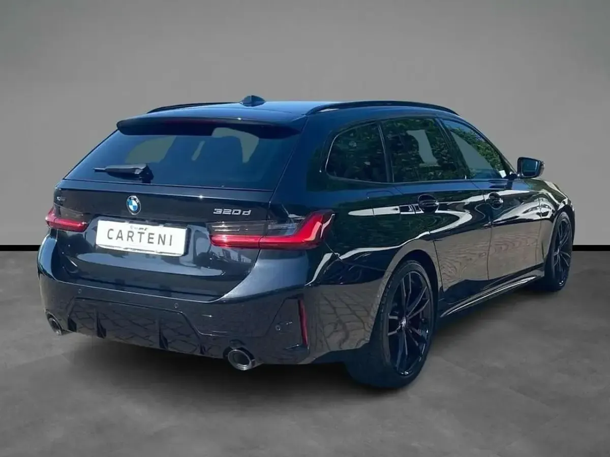 Usata BMW 320 M Sport 190 CV (139 kW) 2024 Black sapphire metallizzato Station wagon