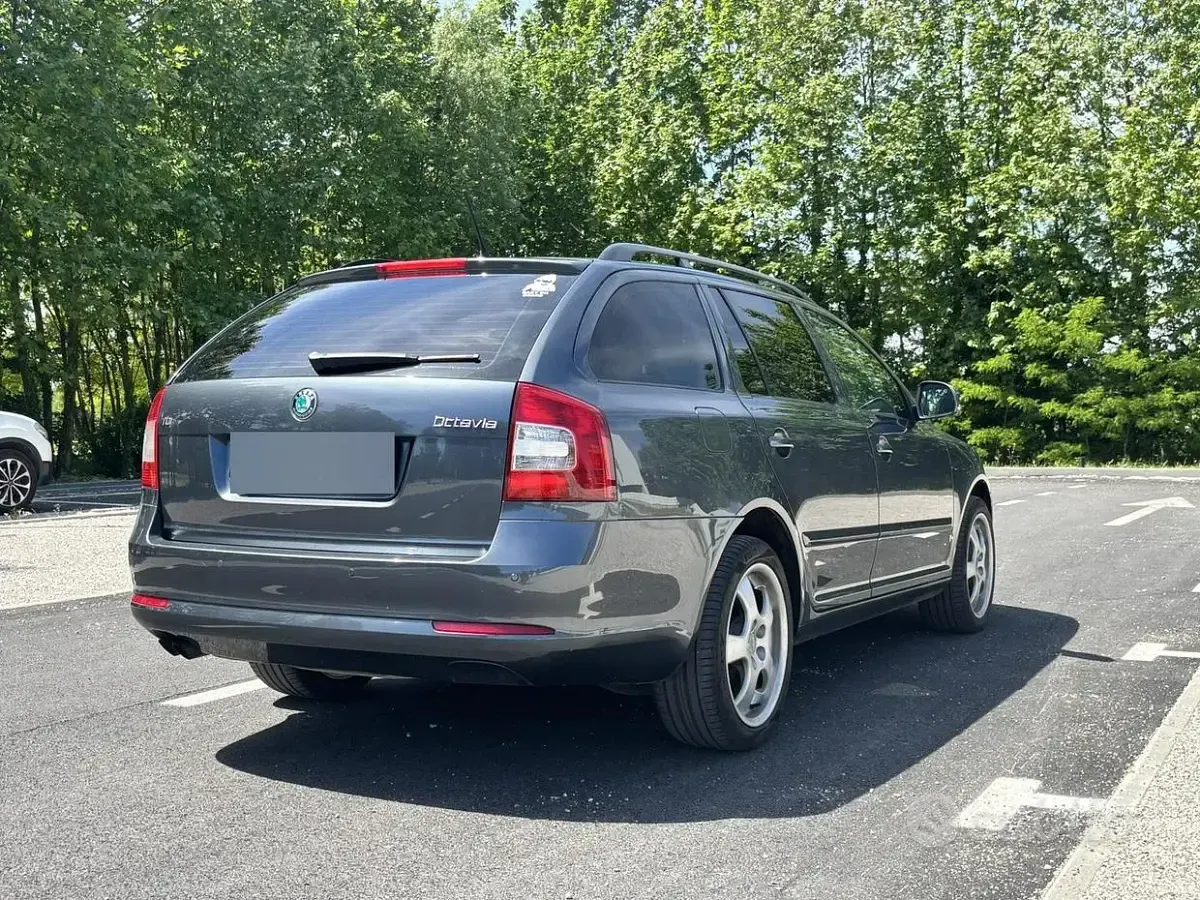 Usata Skoda Octavia 140 CV (102 kW) 2011 Blu Station wagon