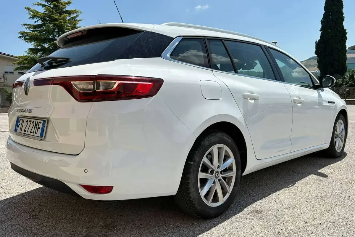 Usata Renault Mégane GrandTour Bose Edition 110 CV (80 kW) 2018 Bianco Station wagon