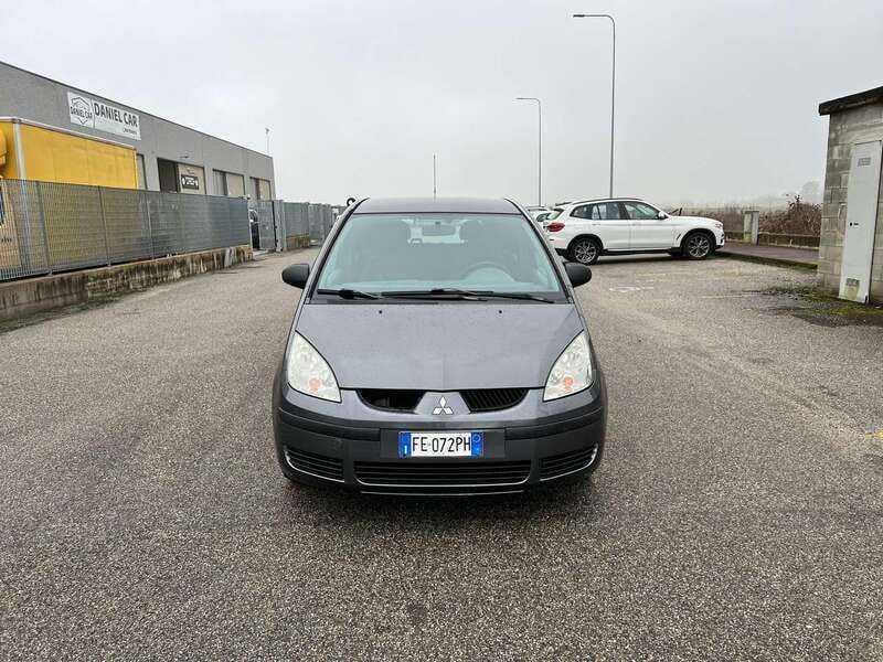 Usata Mitsubishi Colt 75 CV (55 kW) 2008 Grigio Berlina