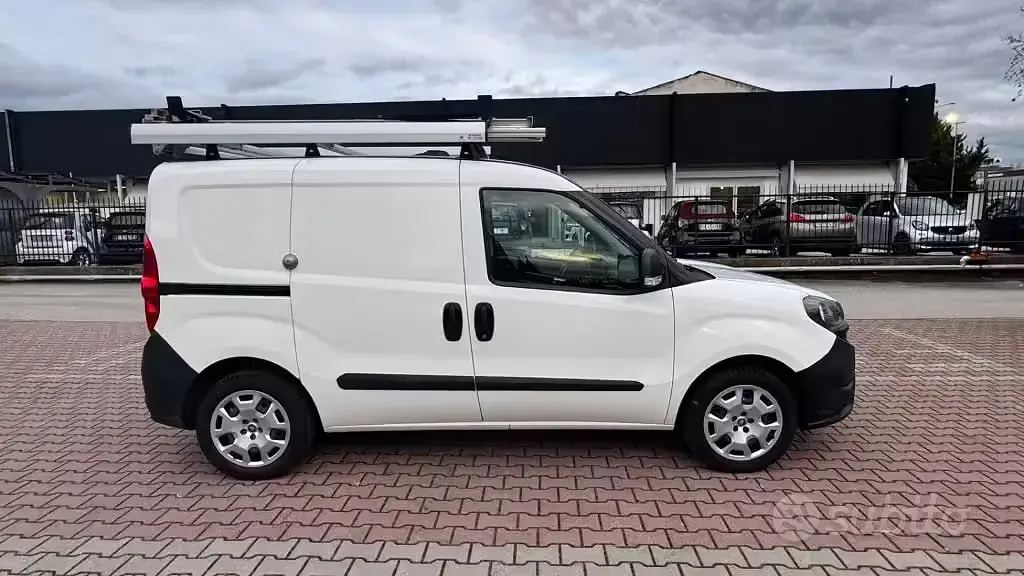 Usata Fiat Doblò Easy 120 CV (88 kW) 2021 Monovolume