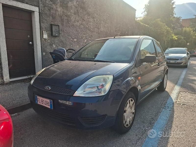 Usata Ford Fiesta 75 CV (55 kW) 2007 Blu Utilitaria