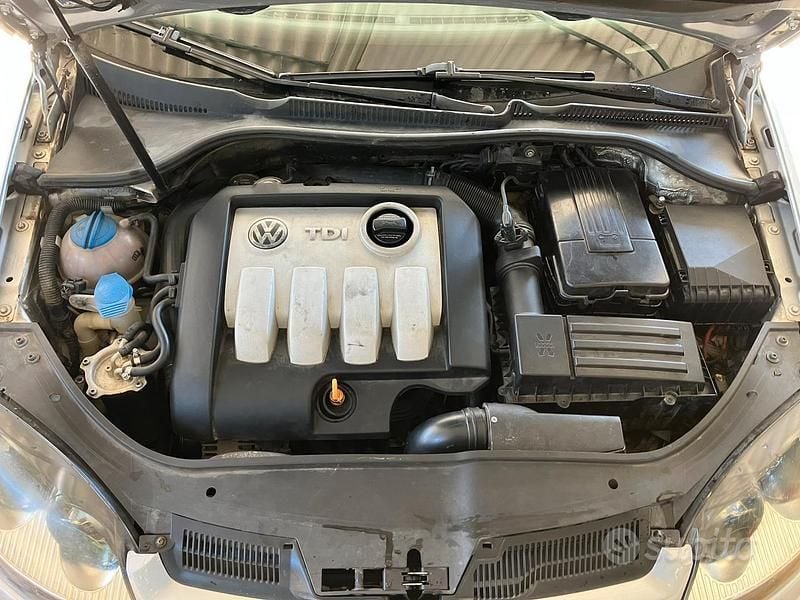 Usata VW Golf IV 105 CV (77 kW) 2004 Grigio Berlina