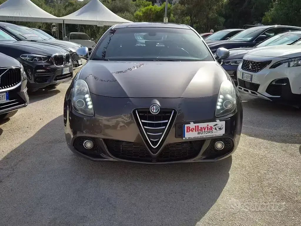 Usata Alfa Romeo Giulietta Exclusive 175 CV (128 kW) 2014 Marrone Utilitaria