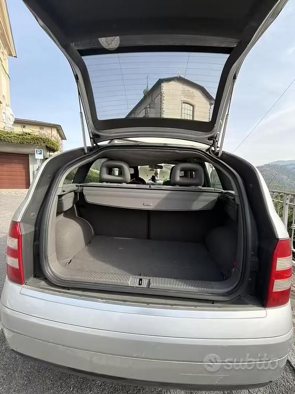 Usata Audi A2 75 CV (55 kW) 2000 Grigio Utilitaria