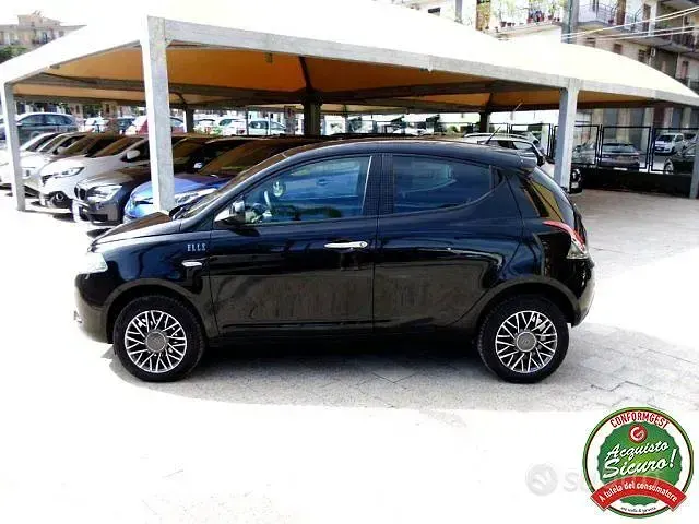 Usata Lancia Ypsilon 84 CV (61 kW) 2015 Nero Utilitaria
