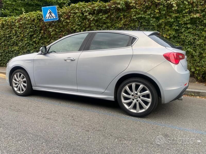 Usata Alfa Romeo Giulietta 2015 Grigio Utilitaria