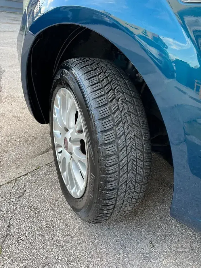 Usata Fiat Punto Evo 70 CV (51 kW) 2012 Blu Utilitaria