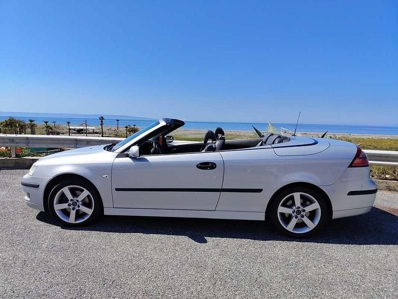Usata Saab 9-3 Cabriolet Vector 150 CV (110 kW) 2006 Argento Cabrio