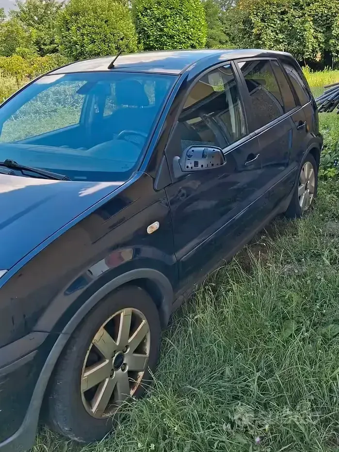 Usata Ford Fusion 90 CV (66 kW) 2007 Bluazzurro Utilitaria