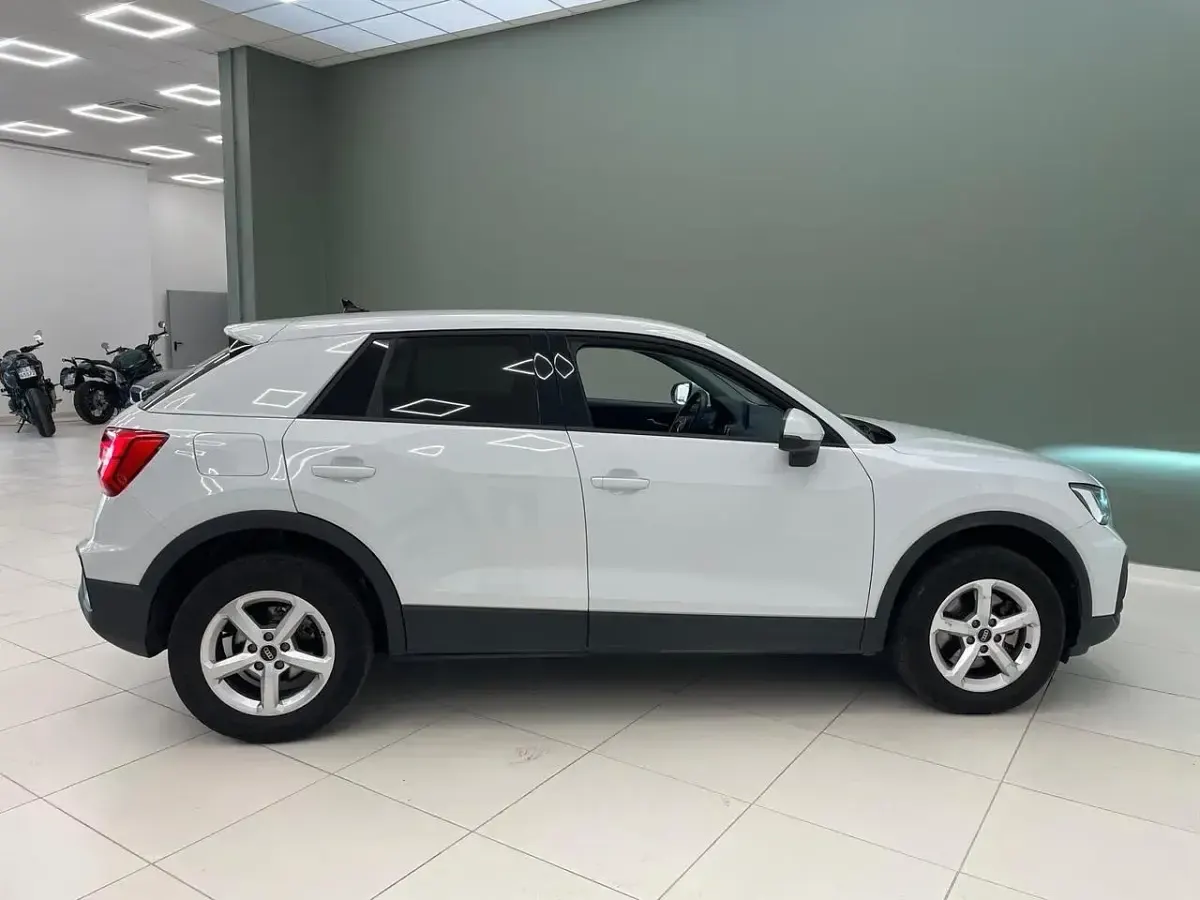 Usata Audi Q2 Premium 150 CV (110 kW) 2024 Bianco SUV
