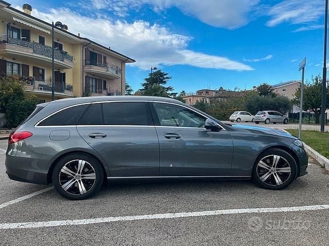 Usata Mercedes C200 163 CV (119 kW) 2023 Grigio Station wagon