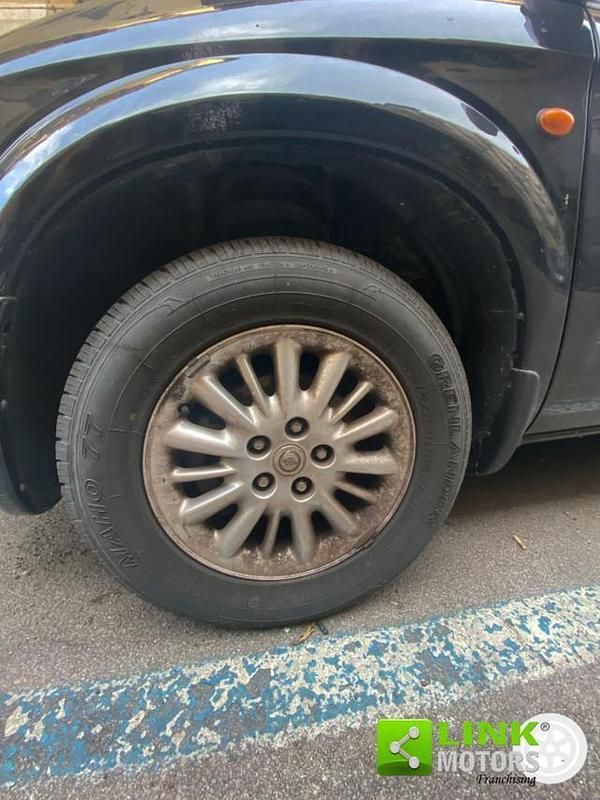 Usata Chrysler Voyager Limited 150 CV (110 kW) 2005 Nero Monovolume