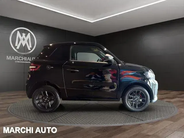 Nuova Ligier JS50 2026 Nero Utilitaria