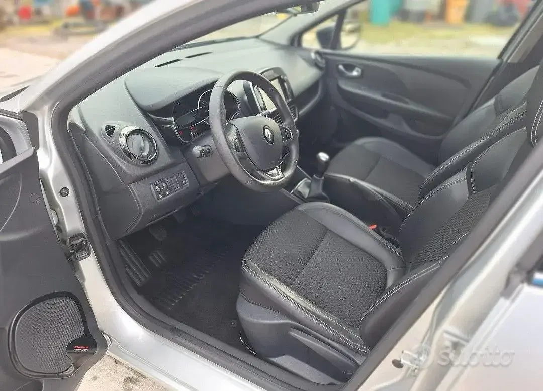 Usata Renault Clio IV 90 CV (66 kW) 2019 Grigio Berlina