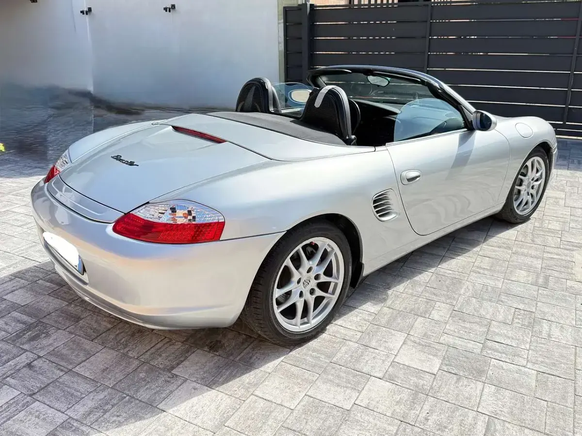 Second-hand Porsche Boxster 228 CP (167 kW) 2003 Argintiu Cabrio