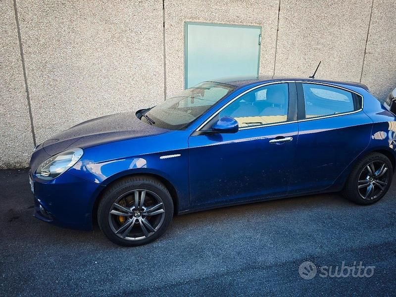 Usata Alfa Romeo Giulietta 150 CV (110 kW) 2014 Blu Utilitaria