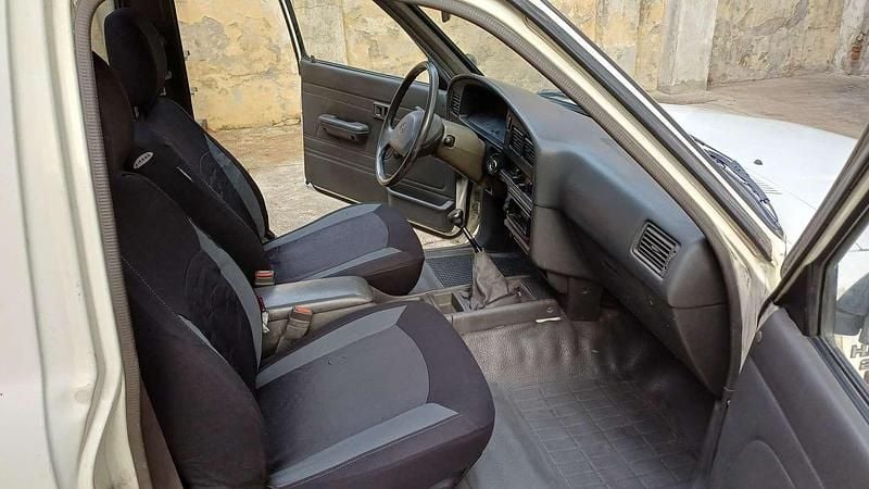Usata Toyota HiLux 83 CV (61 kW) 1995 Bianco Pick-up