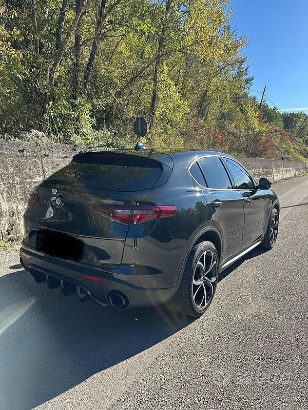 Usata Alfa Romeo Stelvio Executive 210 CV (154 kW) 2017 Nero SUV