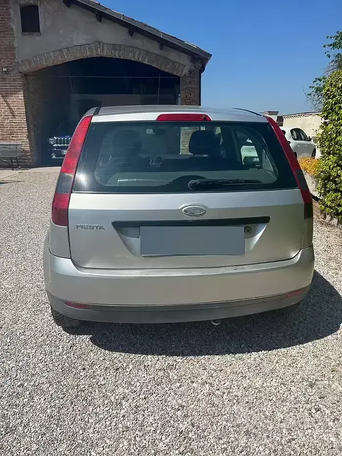 Usata Ford Fiesta 75 CV (55 kW) 2003 Utilitaria