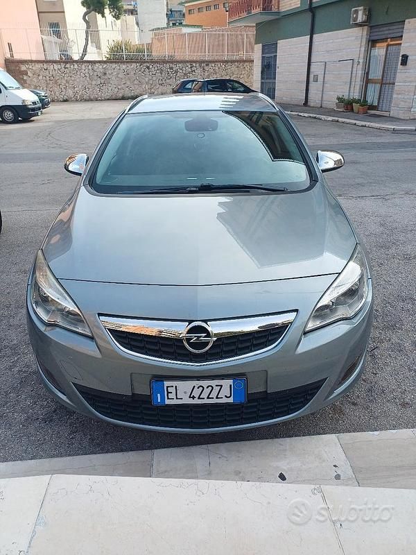 Usata Opel Astra 2012 Grigio Station wagon