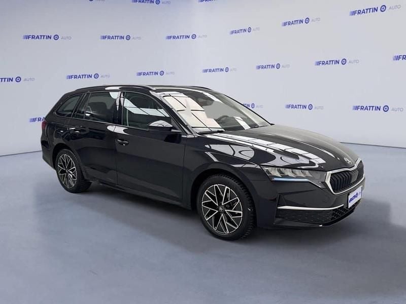 Usata Skoda Octavia Executive 150 CV (110 kW) 2025 Grigio scuro Station wagon