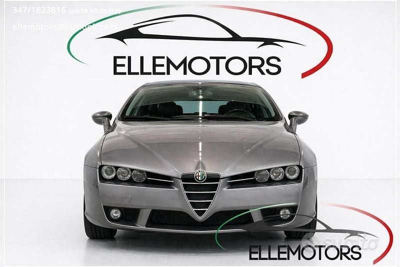 Begagnad Alfa Romeo Spider Exclusive 260 HK (191 kW) 2007 Grå Cab