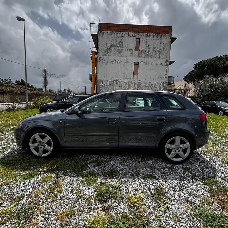 Usata Audi A3 Attraction 105 CV (77 kW) 2005 Grigio Utilitaria