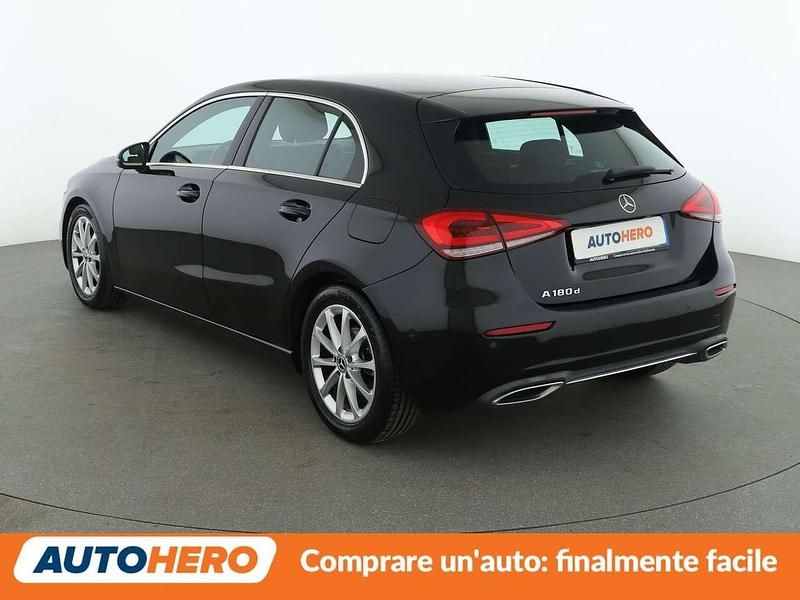 Usata Mercedes A180 116 CV (85 kW) 2019 Nero Berlina