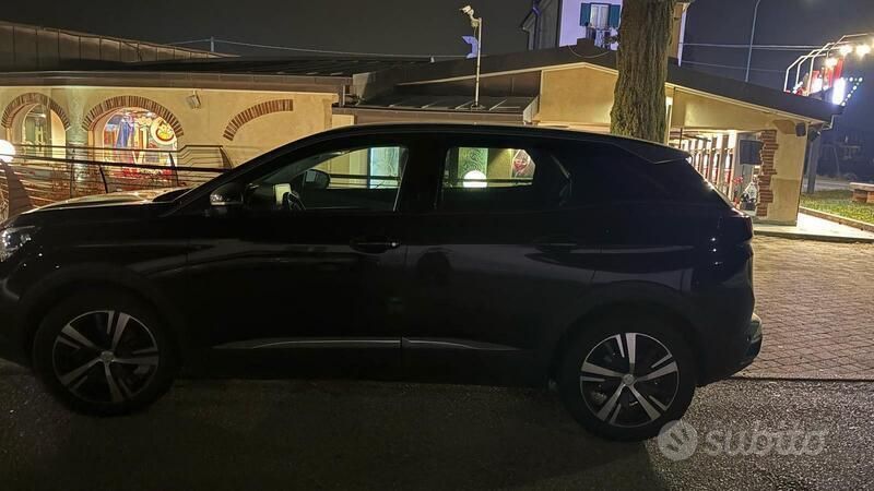 Nero Usata 2020 Peugeot 3008 Monovolume | 15.800 € (Super prezzo) - Immagine 1/3