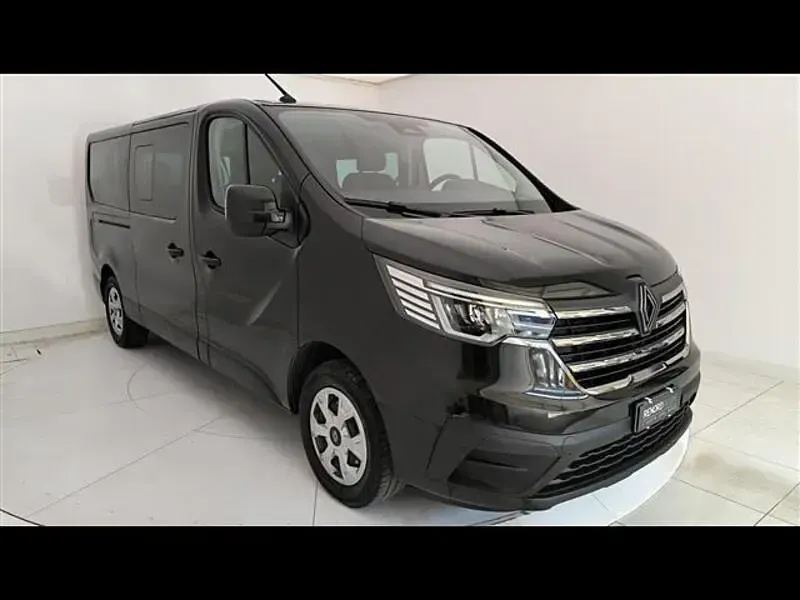 Usata Renault Trafic 150 CV (110 kW) 2024 Grigio scuro Monovolume