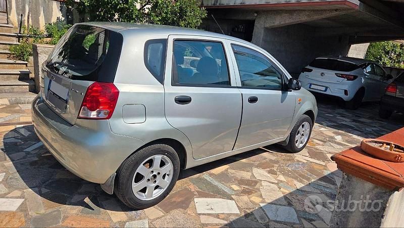 Usata Chevrolet Kalos 83 CV (61 kW) 2003 Grigio Utilitaria