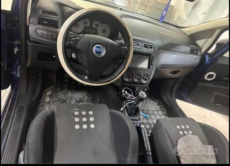 Usata Fiat Grande Punto 90 CV (66 kW) 2007 Blu Utilitaria