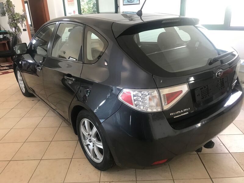 Usata Subaru Impreza Comfort 150 CV (110 kW) 2011 Nero Berlina